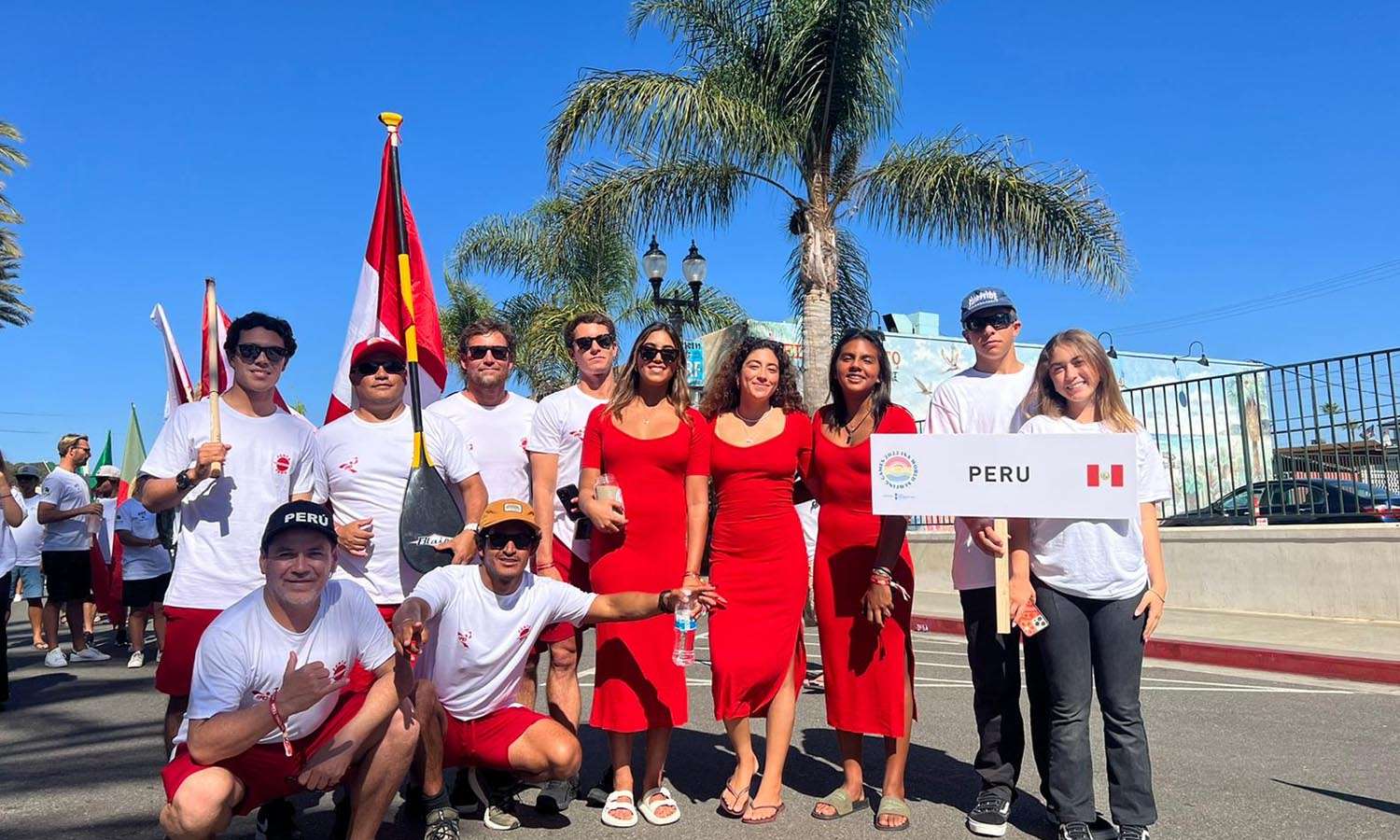 PRESENTACIÓN Y DESFILE DE LOS ISA WORLD SURFING GAMES HUNTINGTON BEACH 2022 FENTA Perú