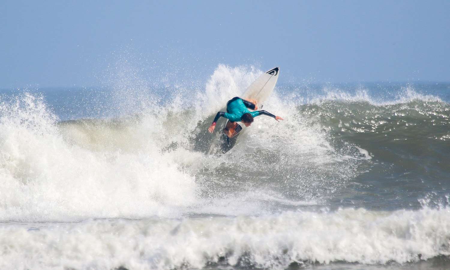  Finalizó el 1er día de competencia de la 4ta fecha del Olas Pro Tour en Chicama FENTA Perú